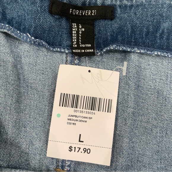 NWT Forever 21 Denim Frayed Hem Overalls with Adjustable Belt and Pockets - Picture 7 of 12